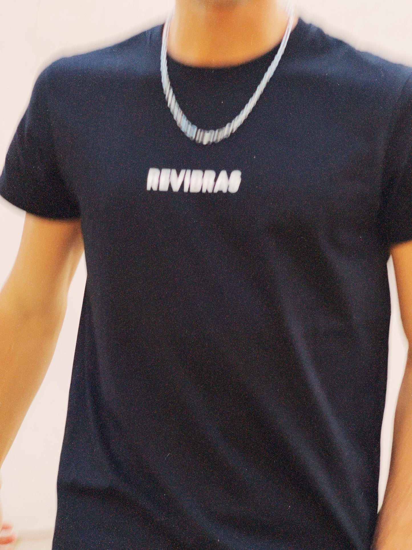 Polera REVIBRAS ORIGINALS Manga Corta Negro - REVIBRAS